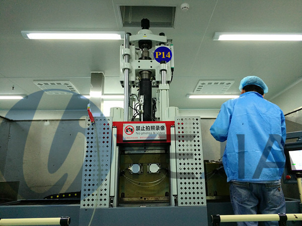 db视讯光电液态硅胶注塑机设备